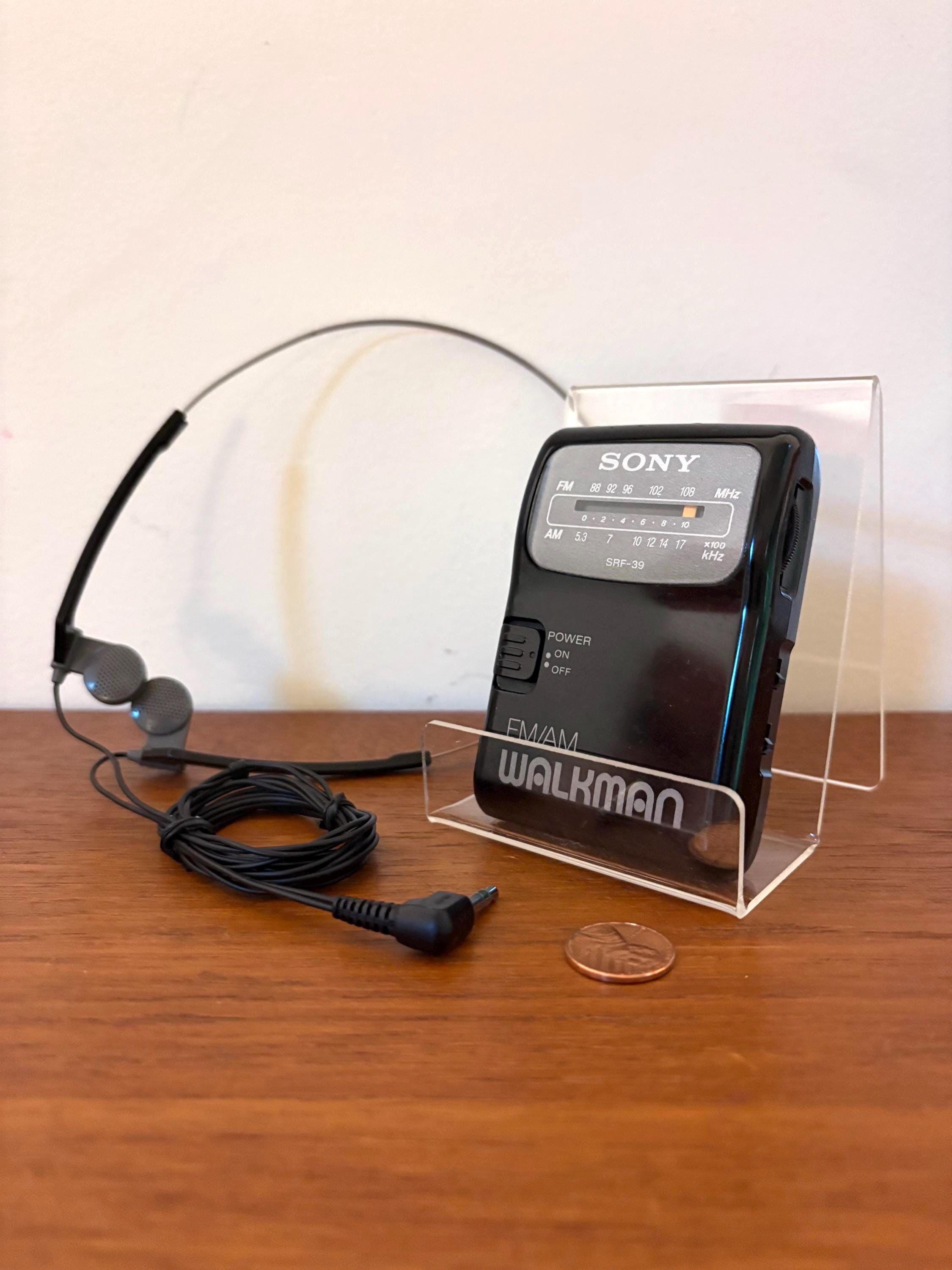 Sony SRF-39 Walkman Vintage AM/FM Radio With Clip and Original