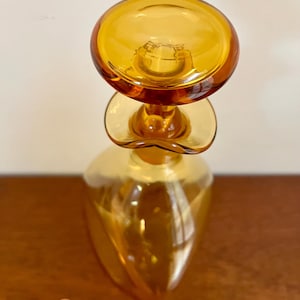 Blenko vintage #49 honey glass decanter / vase with stopper (11” h) - Winslow Anderson - West Virginia - modern - mcm - midcentury modern