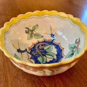 Goedewaagen Gouda Holland vintage (1931) ceramic 6.5” diameter bowl - fuchsia 1033 - Netherlands - Godchaux’s - mcm - midcentury modern