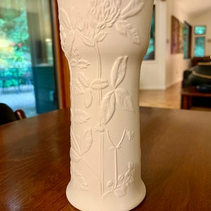 Arabia vintage suvi vase, bisque exterior, white glaze interior by Gunvor Olin-Gronqvist - GOG - Finland - Finnish - Scandinavian - modern