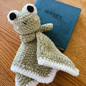 Crochet Frog Lovey, Crochet Baby blanket Pattern, Crochet lovey for baby, DIY baby shower gift, DIY Baby Gift, Crochet pattern for Beginner image 4