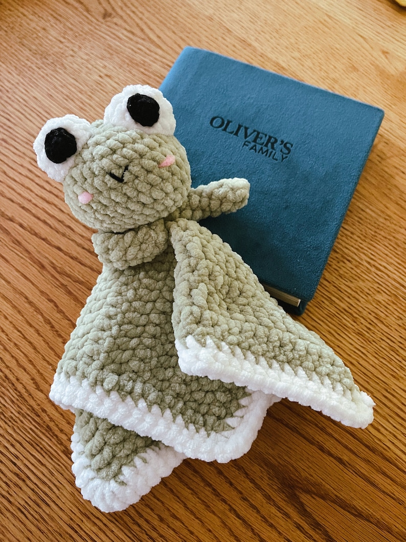 Crochet Frog Lovey, Crochet Baby blanket Pattern, Crochet lovey for baby, DIY baby shower gift, DIY Baby Gift, Crochet pattern for Beginner image 4