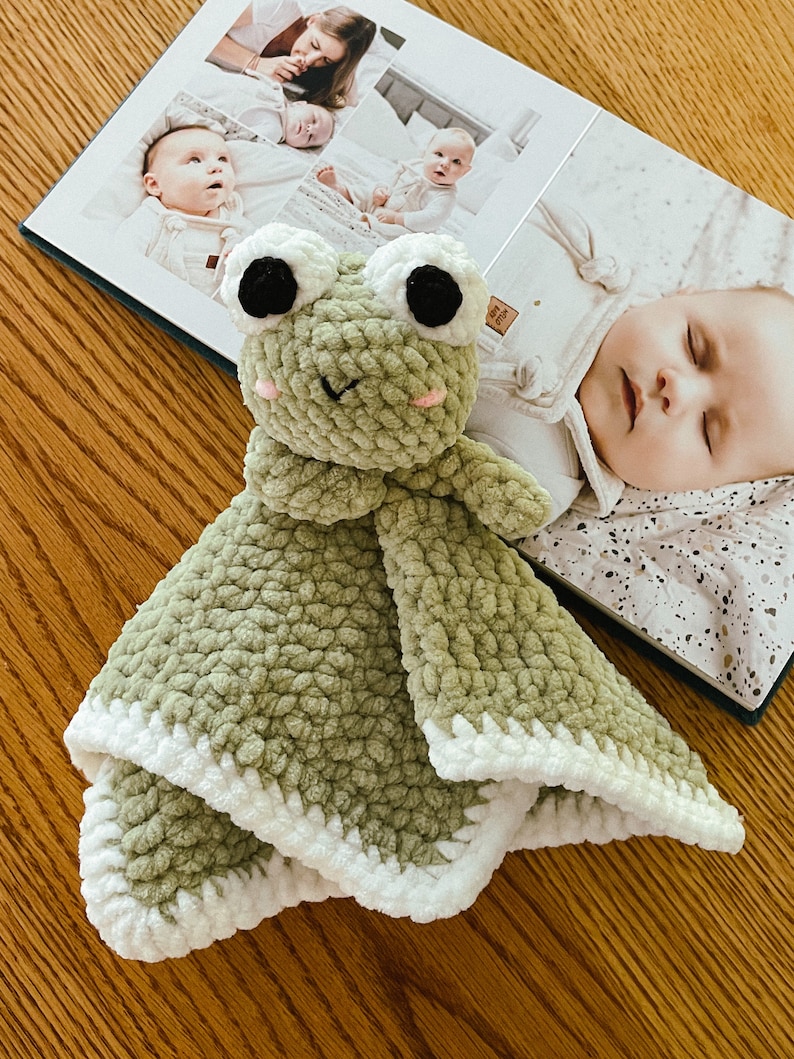 Crochet Frog Lovey, Crochet Baby blanket Pattern, Crochet lovey for baby, DIY baby shower gift, DIY Baby Gift, Crochet pattern for Beginner image 2