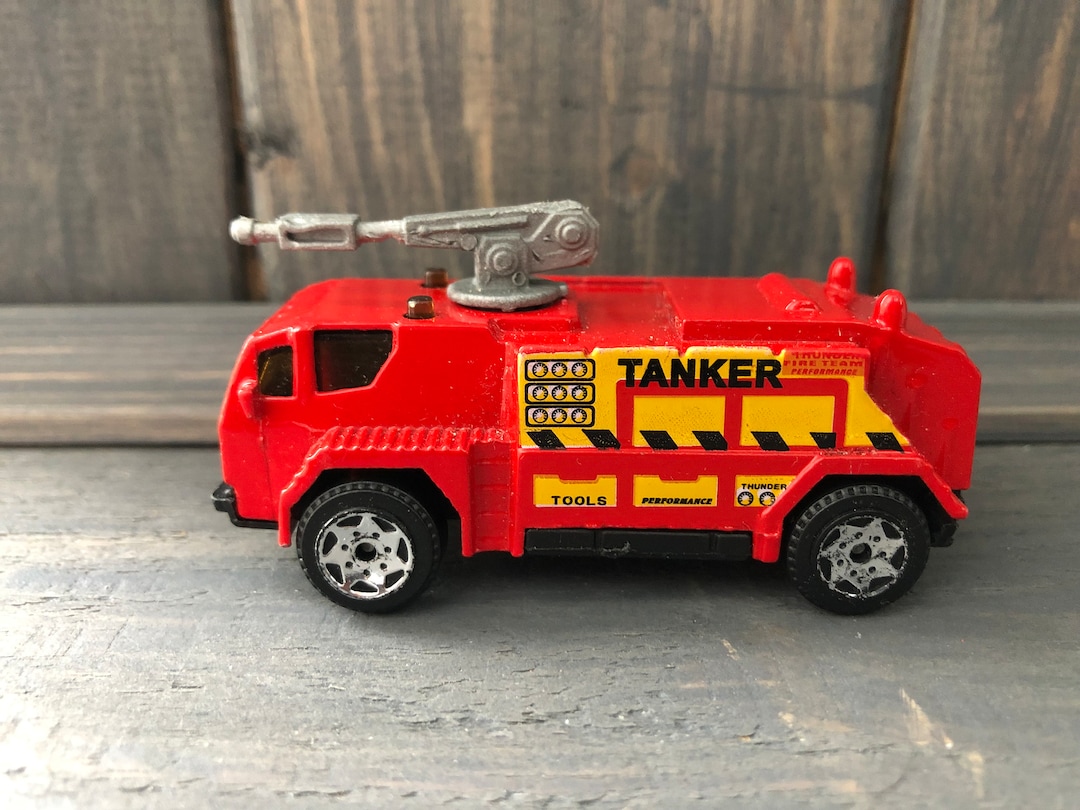 Fire Department Water Tanker Red 164 Miniature Car Scale Die Cast