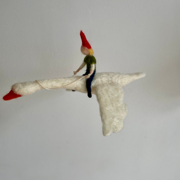 Mobile / Nils Holgersson / felt figure / felt hanger / baby room / gift