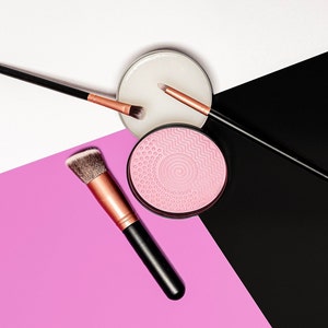 Vegan Soap for Makeup Brushes and Sponges. Sustainable and Cruelty-Free Solution for Cleaning Makeup Brushes- Free Scrubber included