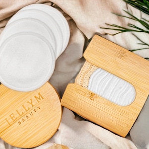 Improve your sustainable skincare routine with our Bamboo Cotton Makeup Remover Pads. Crafted from premium quality bamboo fabric, our pads are both soft and durable, providing a gentle yet effective way to remove makeup without irritating your skin.