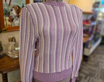 Pull en tricot violet et blanc des années 1960 - pull Americana Knitting Mills of Miami