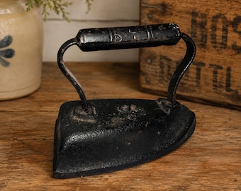 Antique Heavy Cast Iron Sad Iron Flat Iron Primitive Laundry Decor Farmhouse Display