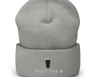 Split The G Fan-beanie met manchetten