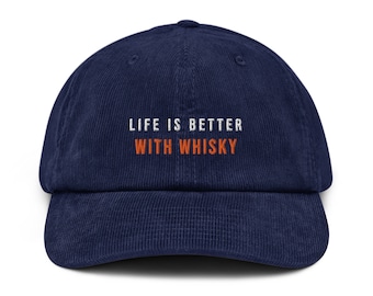 Gorra de pana orgánica bordada en dos tonos "La vida es mejor con whisky"