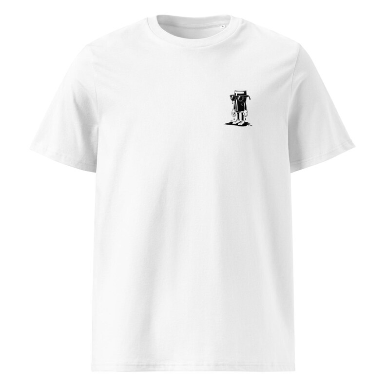 K&ouml;nnte beinhalten: Wei&szlig;es T-Shirt mit einer kleinen schwarz-wei&szlig;en Grafik auf der Brust. Die Grafik scheint eine stilisierte Illustration einer Kaffeemaschine zu sein. Das T-Shirt hat einen Rundhalsausschnitt und kurze &Auml;rmel.