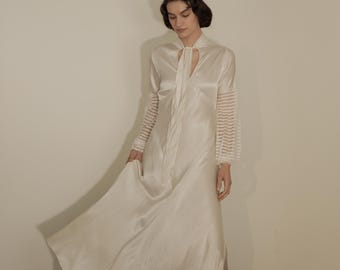 Vestido de noiva antigo raro da década de 1930 com mangas bufantes.