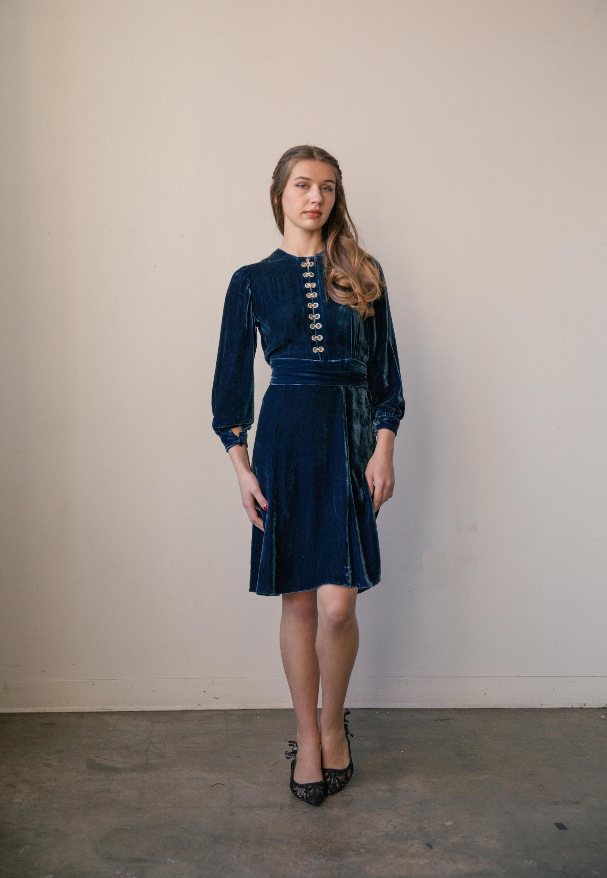 blue dress and pearls Slip A-Line Mini Provide us with photos collection:black-friday-doorbusters Color:Off White/Nude Where to Shop for