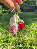 Crochet strawberry, strawberry keychain, daisy flower keychain, bag charm, bag decoration, bag pendant, keychain, cute gifts product logo