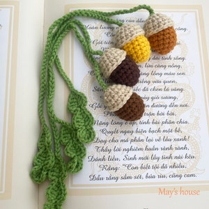 Crochet acorn and oak  leaf bookmark, crochet acorn, crochet oak  leaf, gift for teacher, gift for book lover, back to school gift