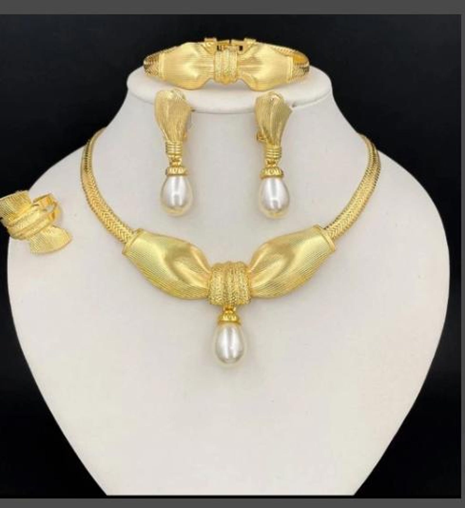 Gold/Pearl/Floral Bracelet Set w/ Bow Charm main image 0