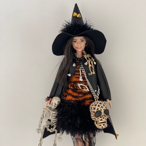 Poupée sorcière avec vêtements gothiques faits main, crâne et accessoires personnalisés Poupée mannequin de 30 cm p image 1