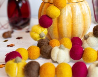 Felt Ball Garland: Thanksgiving Pumpkins, Harvest Colors Mantel Decor