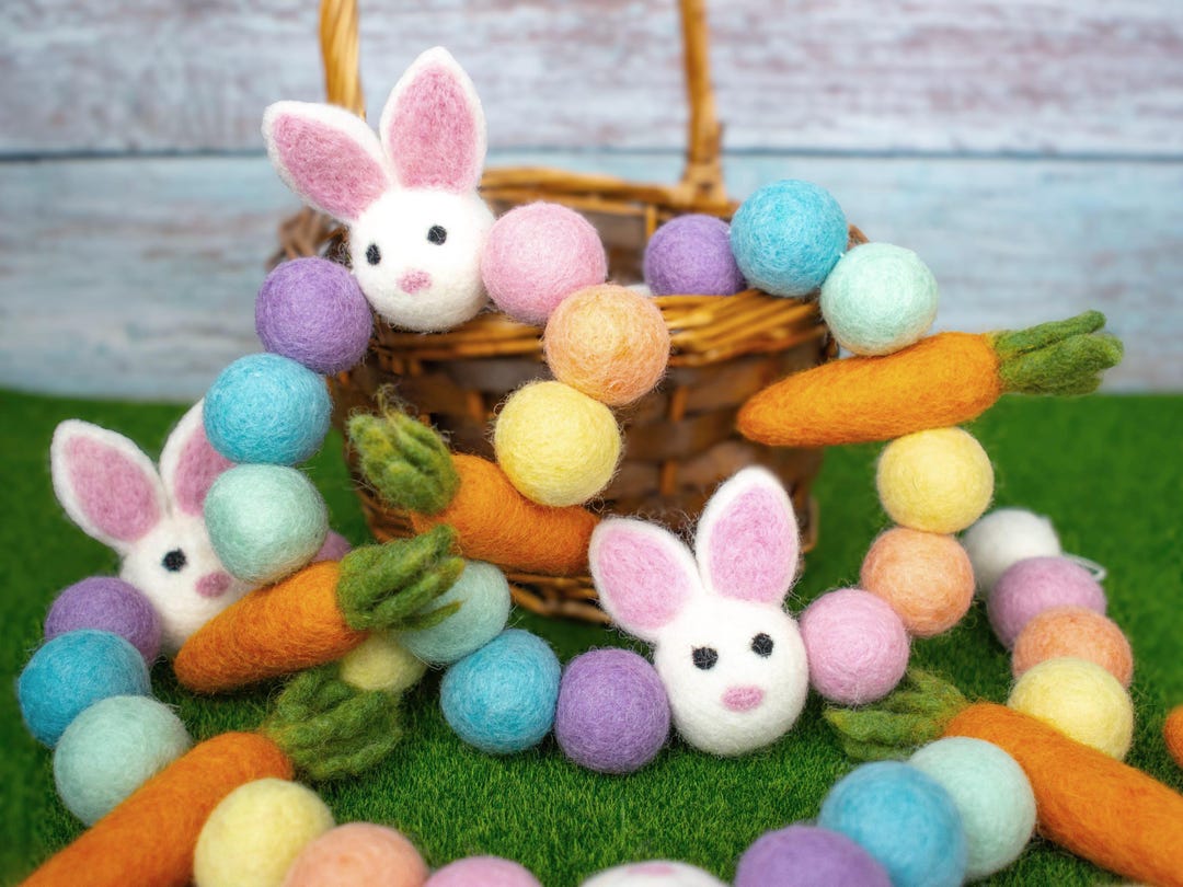 Felt Easter Garland With Bunnies & Carrots in Pastel Rainbow for Mantel ...