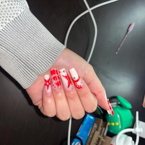 Rote Cyberpunk Nägel