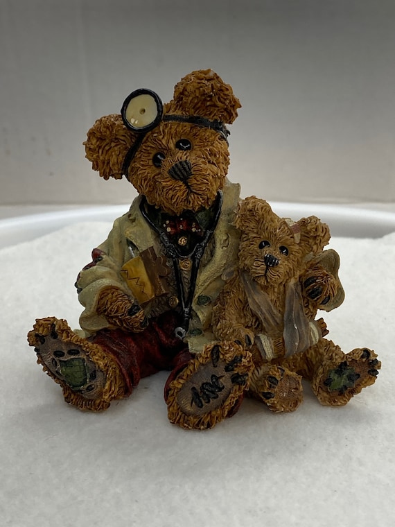 Boyds Bear Figurine Dr. Harrison Griz Md, Phd, Bud gift for doctor nurse mom aunt uncle dad vintage retired resin bear decoration home