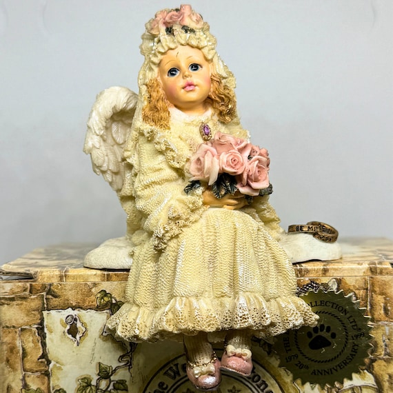 Vintage Boyd Bear Figurine resin bear collectible home decor vintage collector original box gift for her Felicity Angel bliss