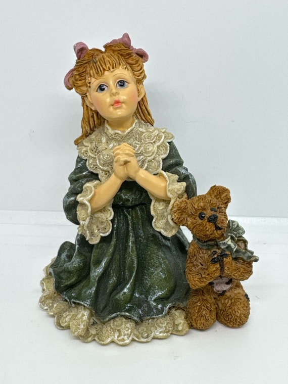 Vintage Boyd bear resin figurine shelf sitter home decor teddy bear collector Teresa and John the prayer decoration gift idea for her