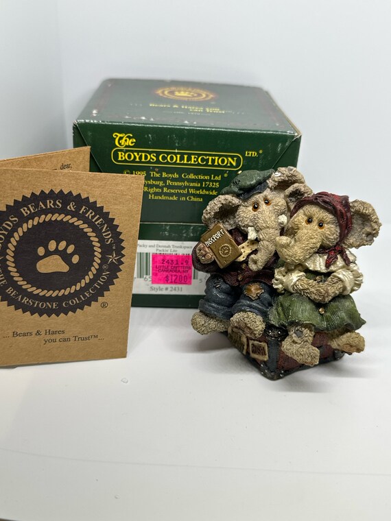 Vintage Boyds Bear Figurine packy and dermah trunkspace packin lite gift for mom aunt grandma resin bear decor vintage collector