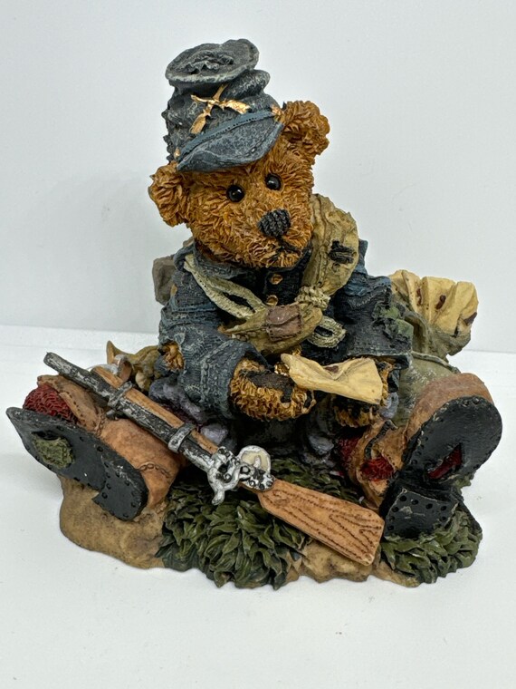Vintage Boyd bear resin figurines collectors Boyds Bear Figurine Union Jack love letters