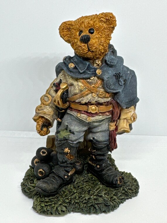 Boyd bear resin figurines collectors Boyds Bear Figurine stonewall the rebel gift for mom aunt grandma resin bear decor vintage collector