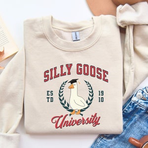 Silly Goose Sweatshirt, Silly Goose University, Silly Goose, Goose Sweatshirt, Funny goose Sweatshirt, Funny Sweatshirt, Sarcastic Sweatshir