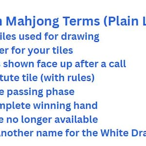 Puede incluir: Un gr&aacute;fico azul con el t&iacute;tulo "Common Mahjong Terms (Plain Language)" y una lista de t&eacute;rminos con definiciones, incluyendo "Wall", "Rack", "Exposure", "Joker", "Charleston", "Mahjong", "Dead Tile" y "Soap / Blank".