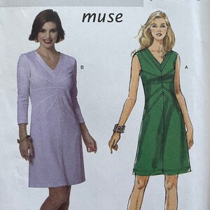 Butterick 5676 - Misses Dress (8-10-12-14-16)/UNCUT, factory folded