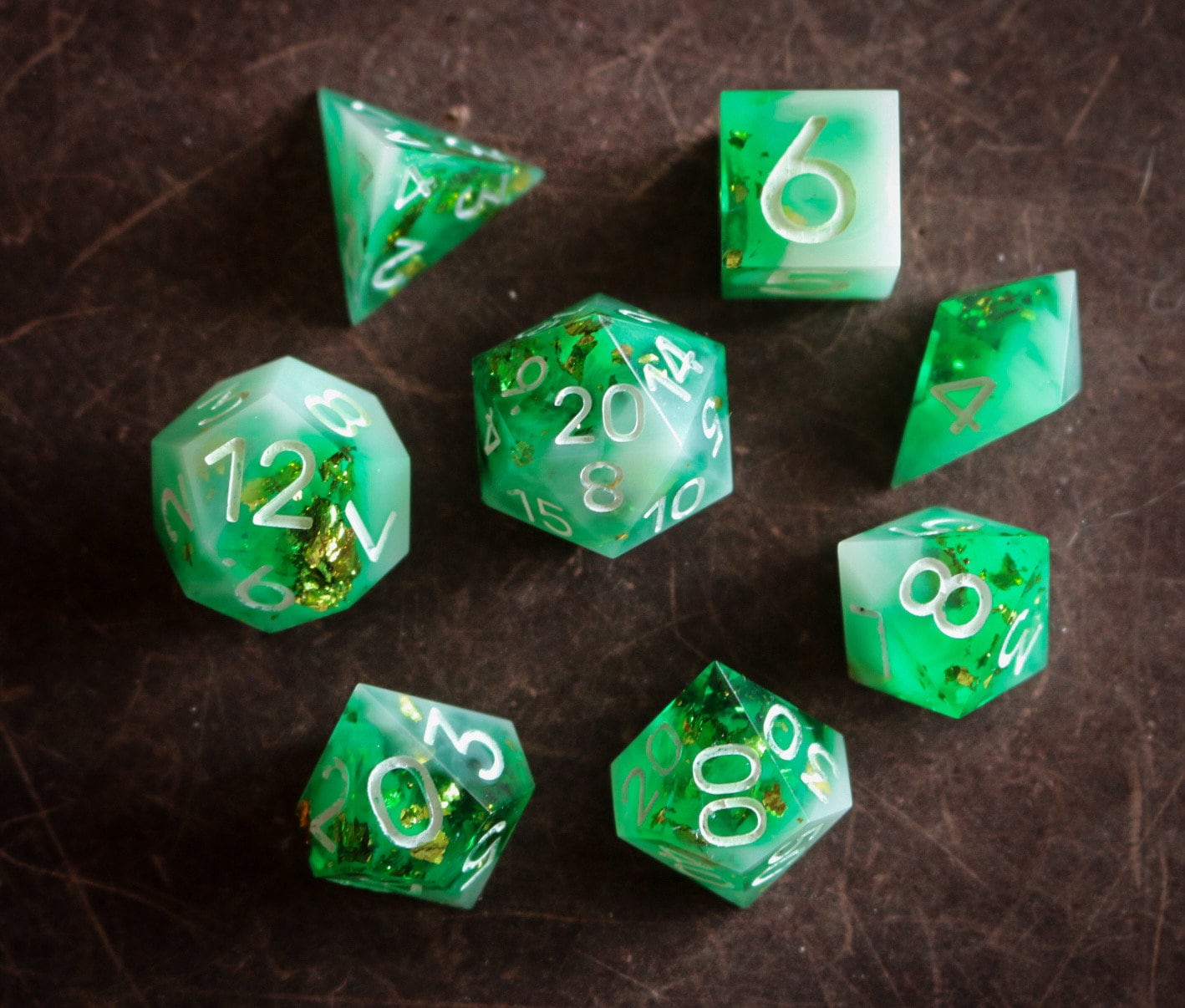 Handgemaakte hars dobbelstenen set, "Got Lucky", RPG dobbelstenen set van 8, DnD cadeaus voor kerkermeester, gamingaccessoires, cadeaus voor nerds, DnD dobbelstenen set