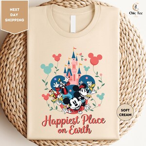 Maglietta "Il posto più felice della Terra", Maglietta "Magic Kingdom", Maglietta "Topolino e i suoi amici", Maglietta "Disney Castle Floral", Maglietta "Magic World", Maglietta Disney