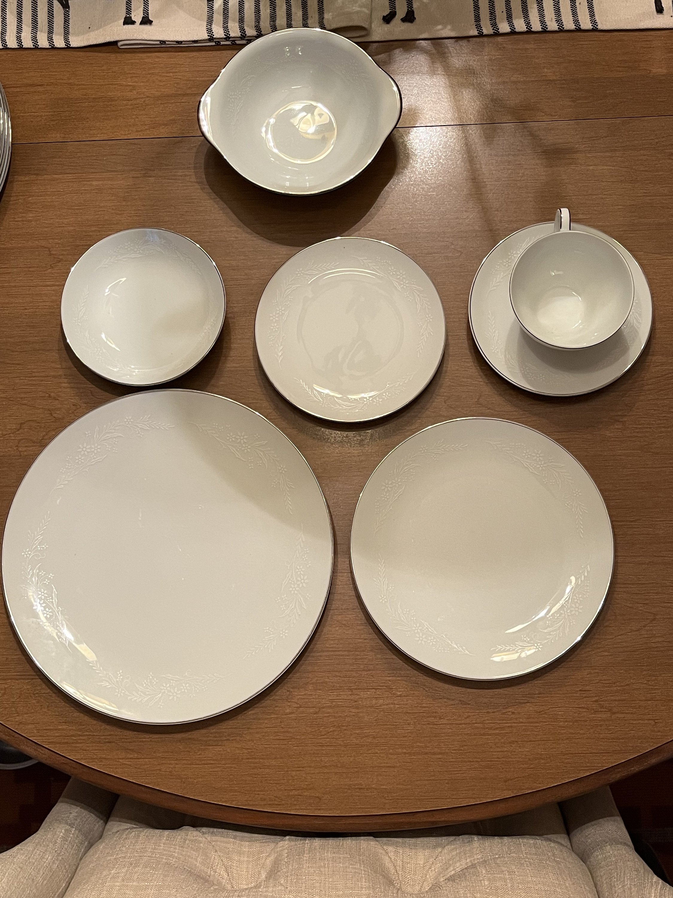 磁器-Porcelain Chinese Antique Doucai Porcelain Brush Washer with Swirling