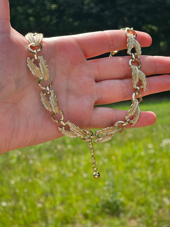 Vintage Gold Tone Leaf Necklace