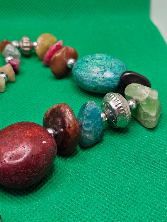 Beautiful Vintage Sliver Toned Gemstone Necklace - image 4