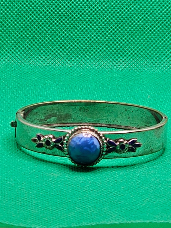 Lovely Vintage Sliver Toned Bracelet With Beautif… - image 5