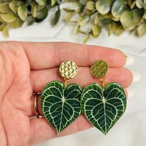 Anthurium Crystallinum Resin Earrings - Handmade - Gifts for Women - Birthday gifts - Resin - Plant Lady