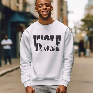 Wolf Graphic Crewneck Sweatshirt: Cozy Wildlife Apparel