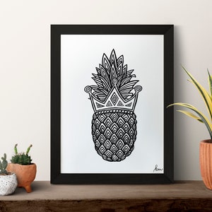 DIGITAL DOWNLOAD Geometric art pineapple wearing crown line art black and white
