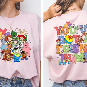 Camiseta "Tienes un amigo en mí", Camiseta de personajes de Toy Story, Camiseta de Disney Toy Story, Camiseta de Buzz Lightyear, Camiseta de la amistad de Disney imagen 2