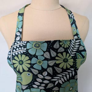 Apron lined with a pocket