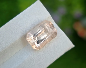 ピンクインペリアルトパーズ：4.57カラットのエメラルドカット