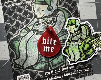 Personalisierbarer Anhänger „Beiß mich“, „Beißrisiko“, „Ich beiße“ | Anhänger für Halsband, Taschenanhänger, mattiertes Kirschrot