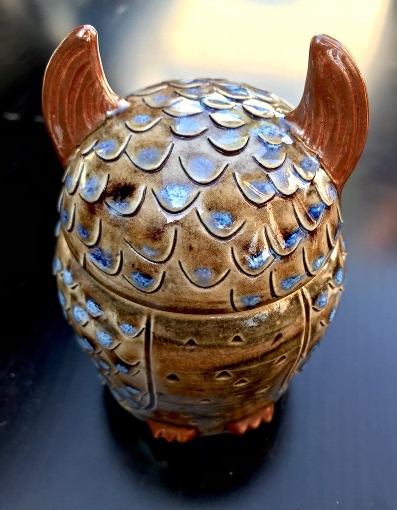 Signed PORCELAIN OWL Original, Vintage West Art Pottery Small Ceramic