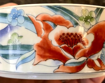 Beautiful Vintage TAKAHASHI 'FLORA' Hand Decorated Porcelain Trinket Dish with Lid!