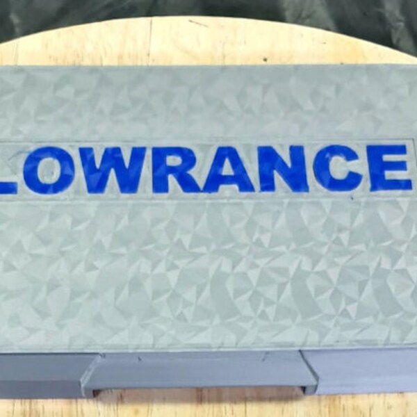 Tapa Lowrance hook reveal 7